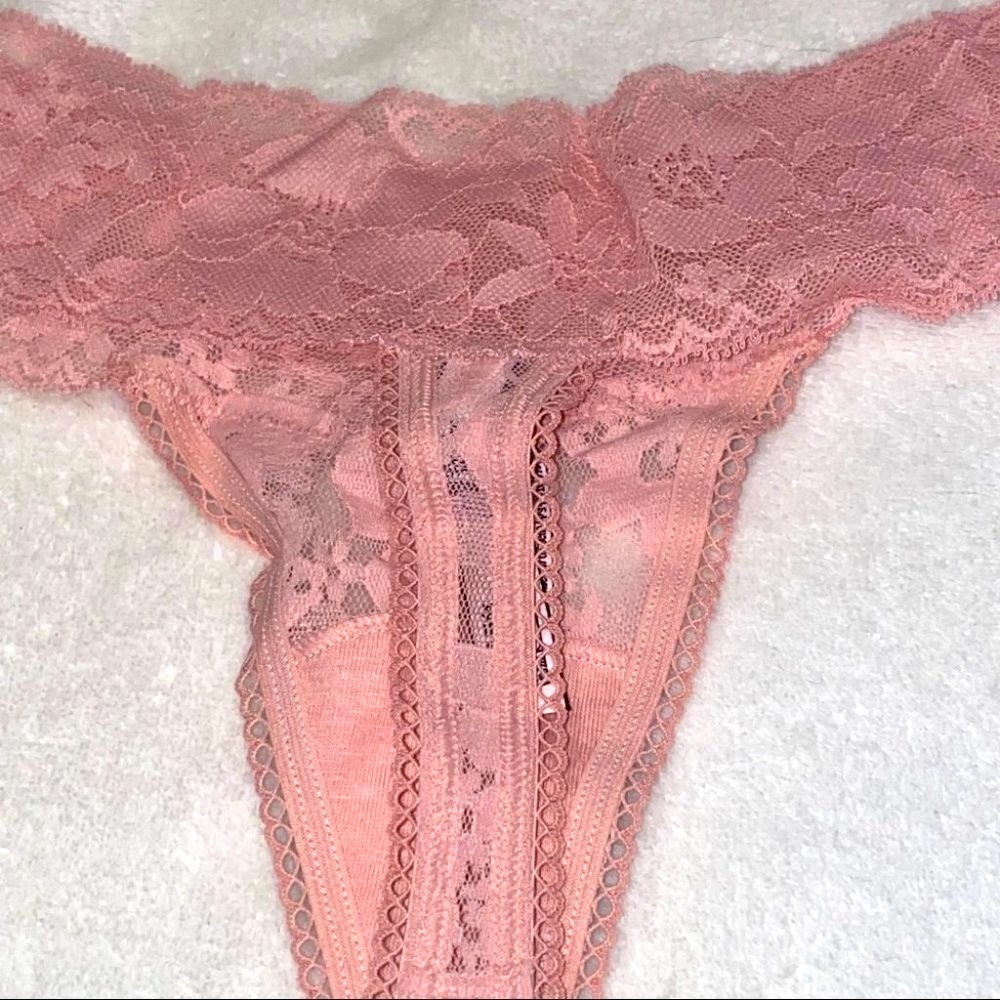 Victoria's Secret Lacie Lace Thong Panty Small
